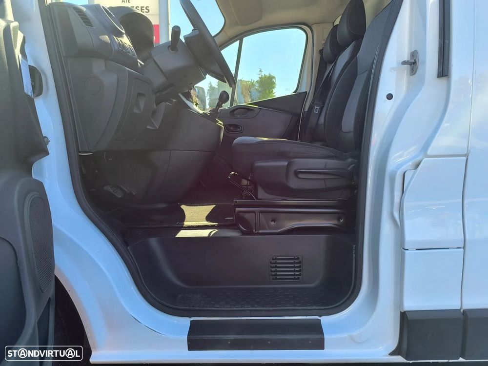 Opel Vivaro - 20