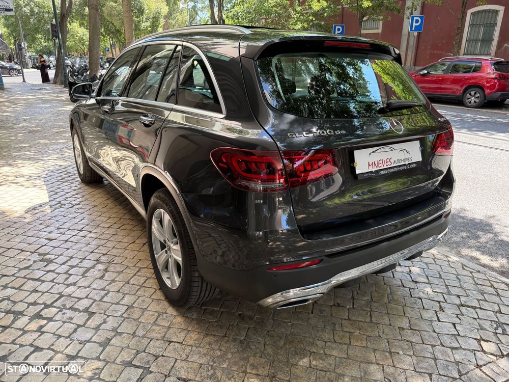 Mercedes-Benz GLC 300 de 4Matic 9G-TRONIC - 4