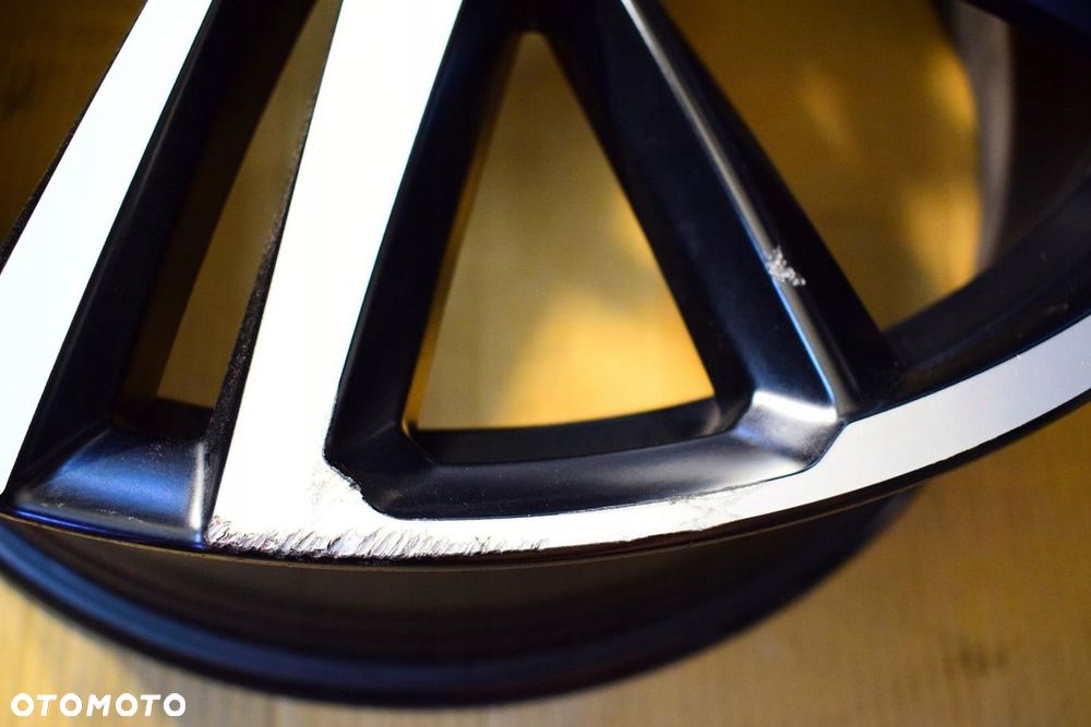 VOLVO 21 ,,R-Design XC60 II XC90 II Oryginał - 2