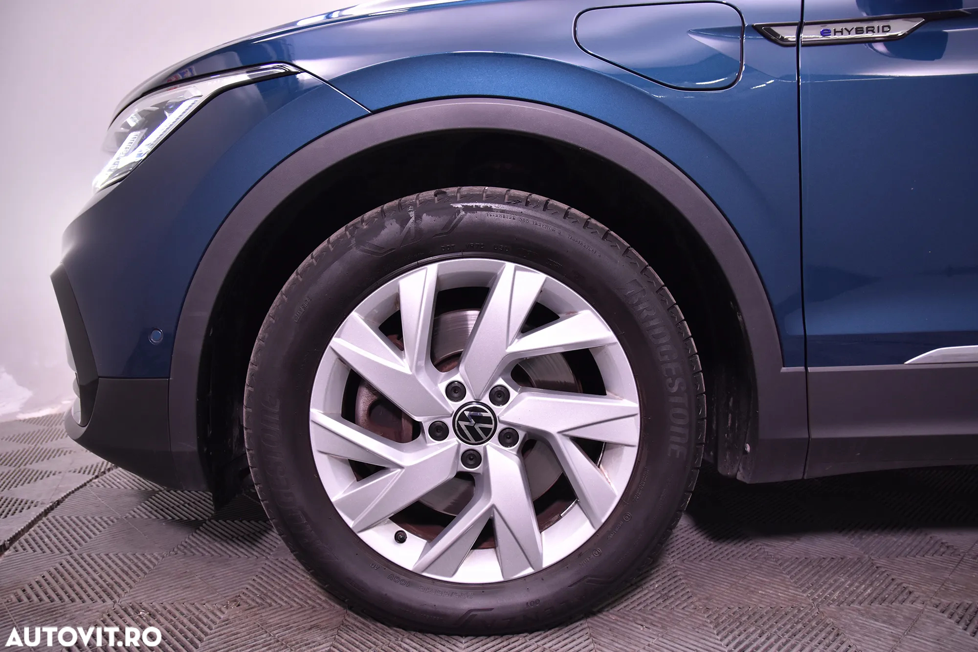 Volkswagen Tiguan - 13