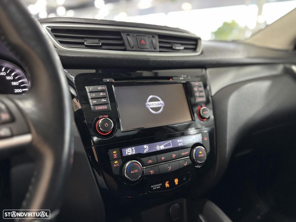 Nissan Qashqai 1.5 dCi N-Connecta 18 - 16
