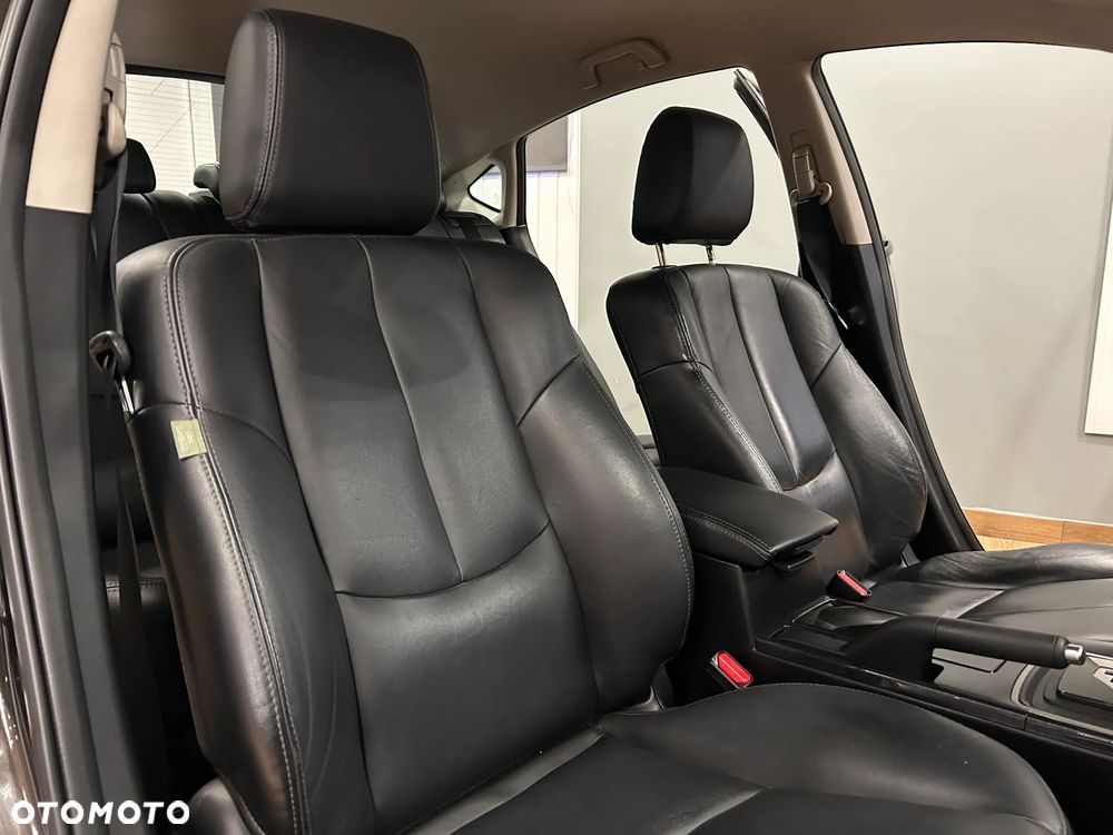 Mazda 6 2.0 Exclusive + - 21