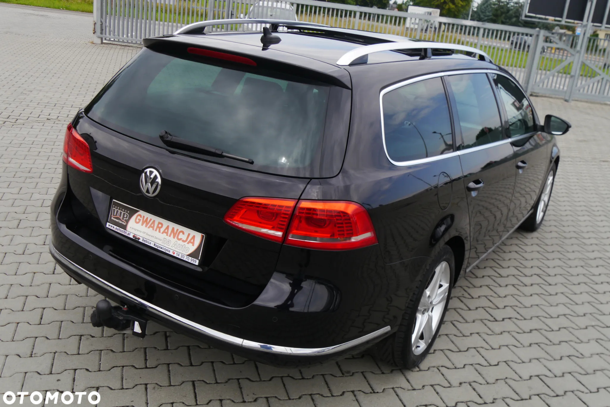 Volkswagen Passat 2.0 TDI Highline R-Style - 12