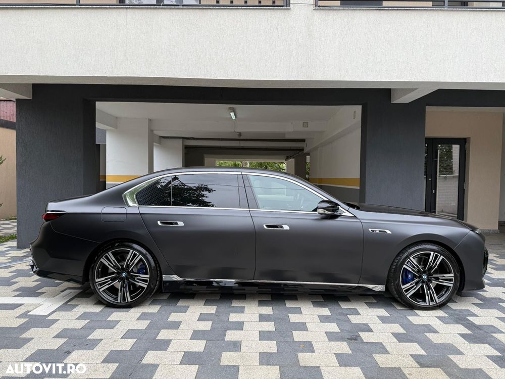 BMW M7 M760e xDrive AT PHEV - 12