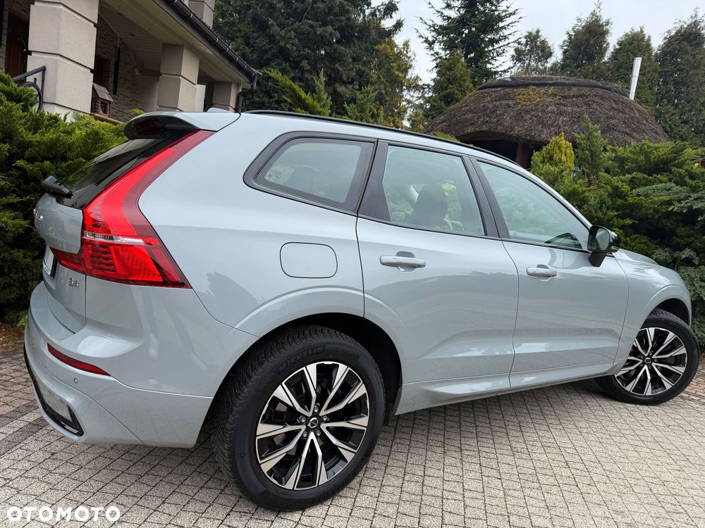 Volvo XC 60 B4 D Plus Dark - 12