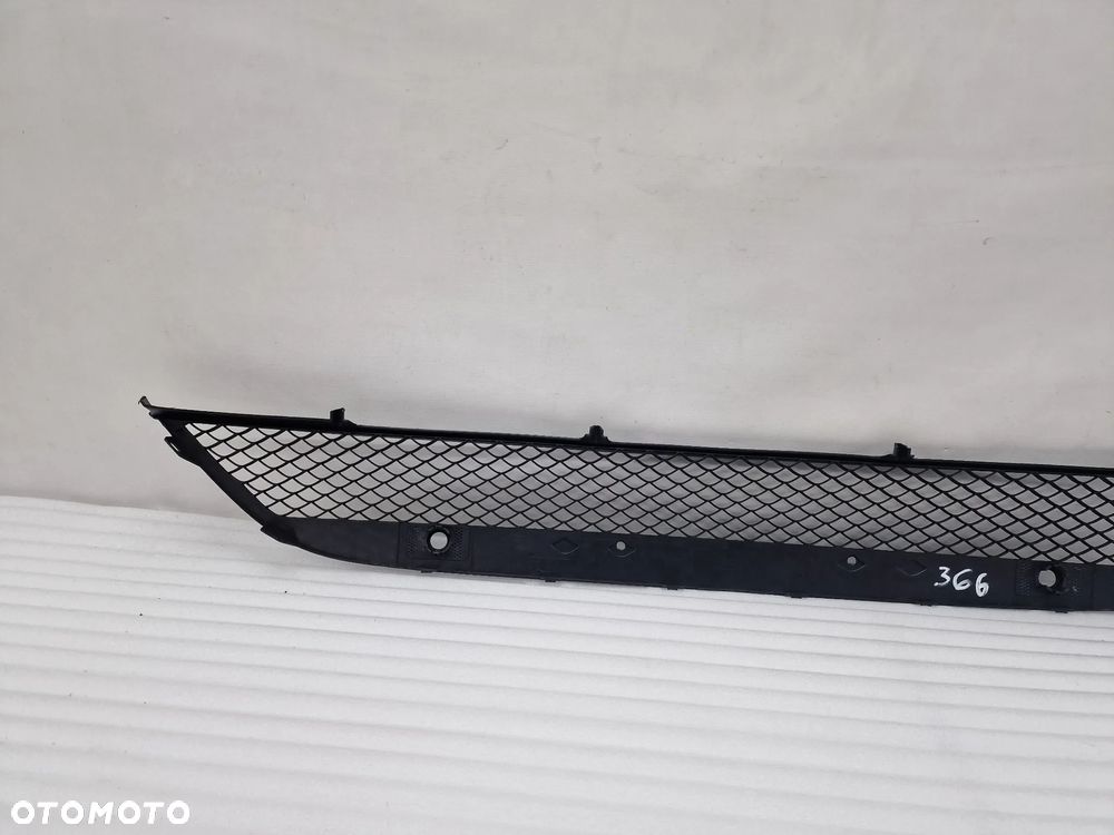 MERCEDES GLC W253 AMG NA PDC KRATKA ŚRODKOWA ZDERZAKA PRZEDNIEGO , NR AUKCJI K366 - 11