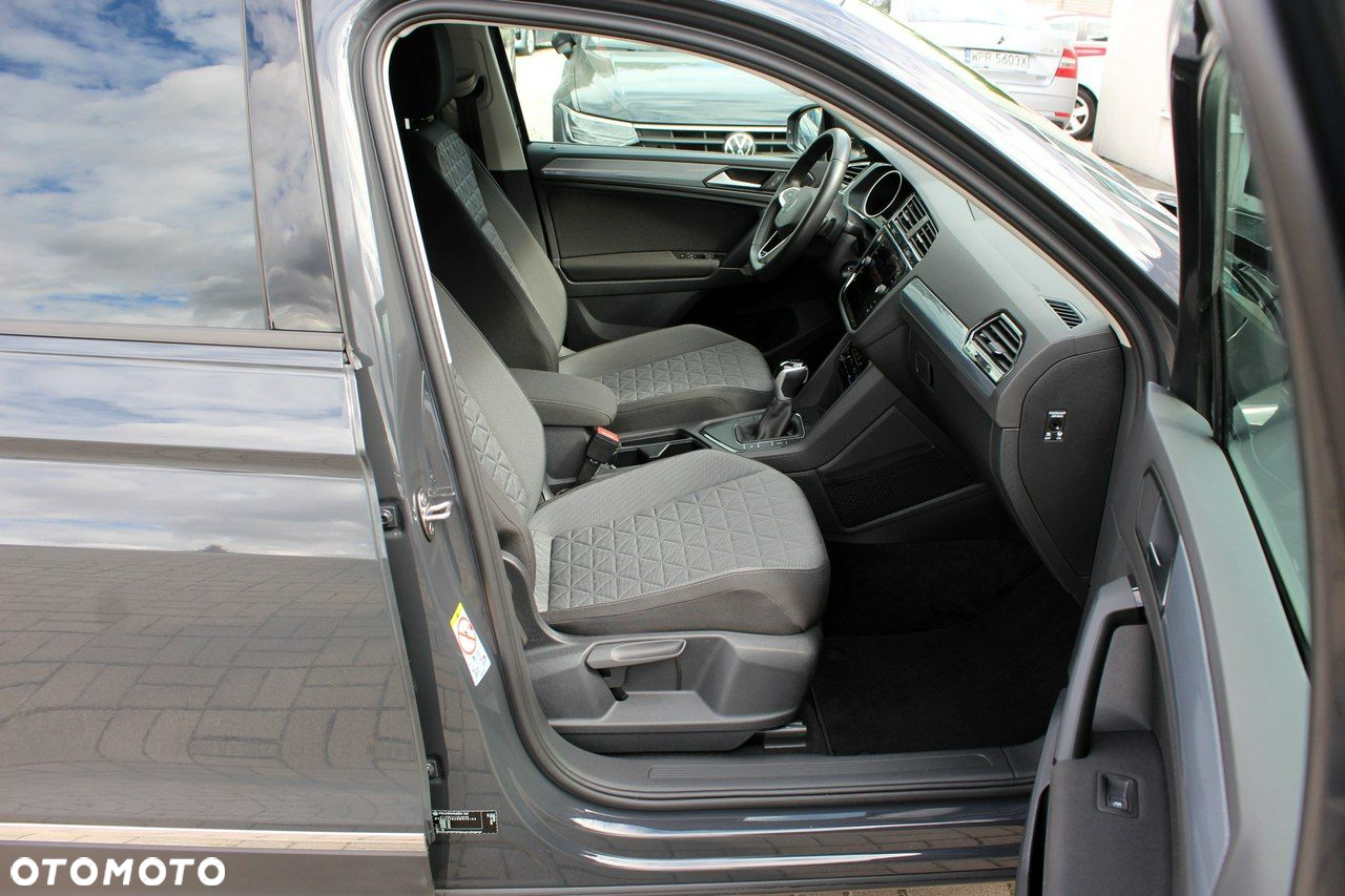 Volkswagen Tiguan - 11