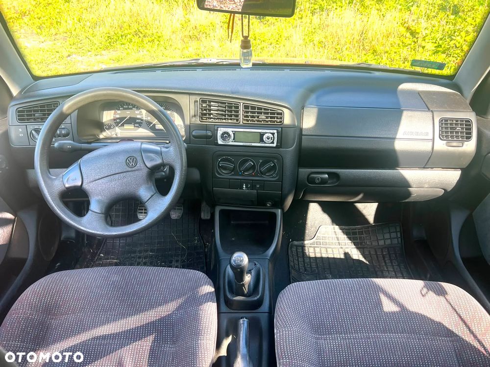 Volkswagen Vento 1.6 GL - 7