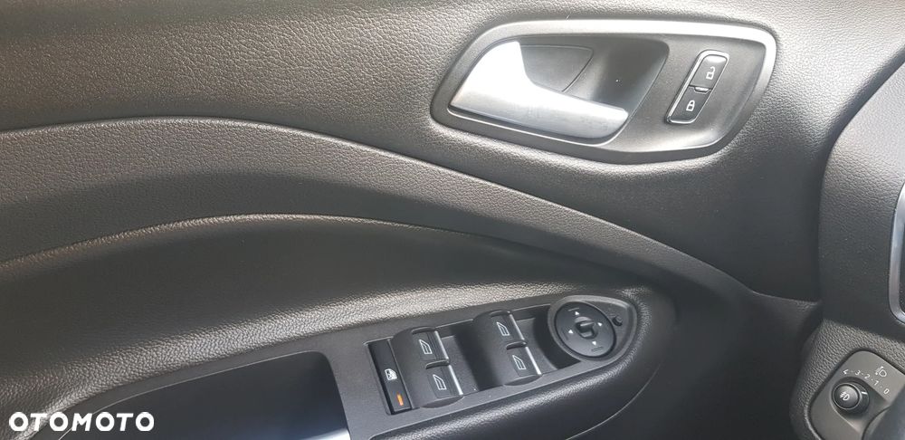 Ford Kuga - 12