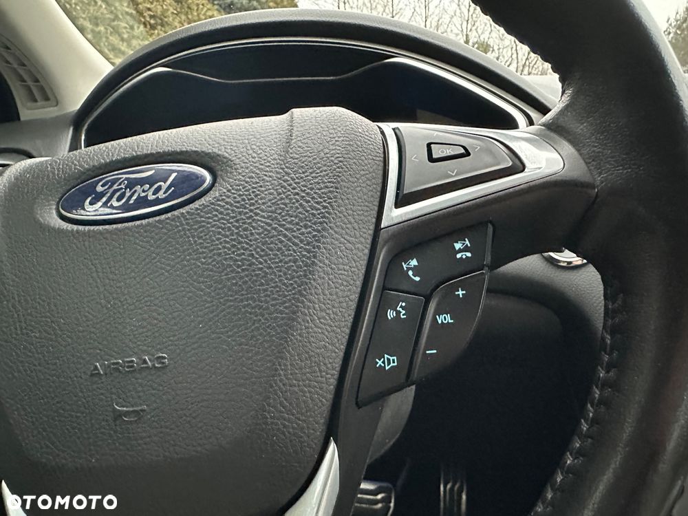 Ford Fusion 2.0 EcoBoost Titanium - 15