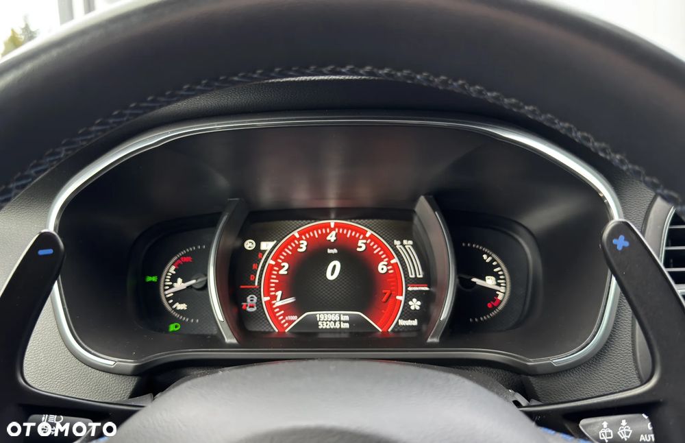 Renault Megane ENERGY TCe 205 EDC GT - 19