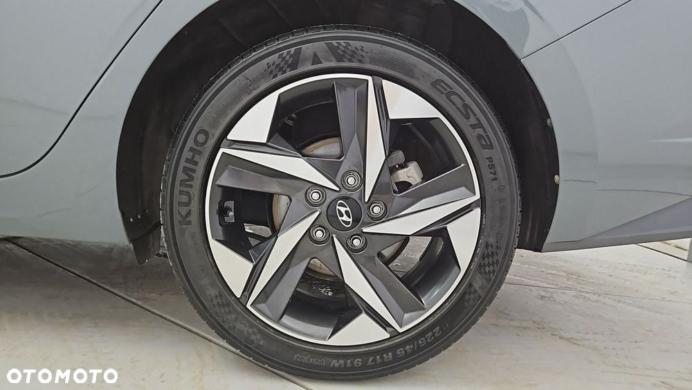Hyundai Elantra 1.6 Smart - 23