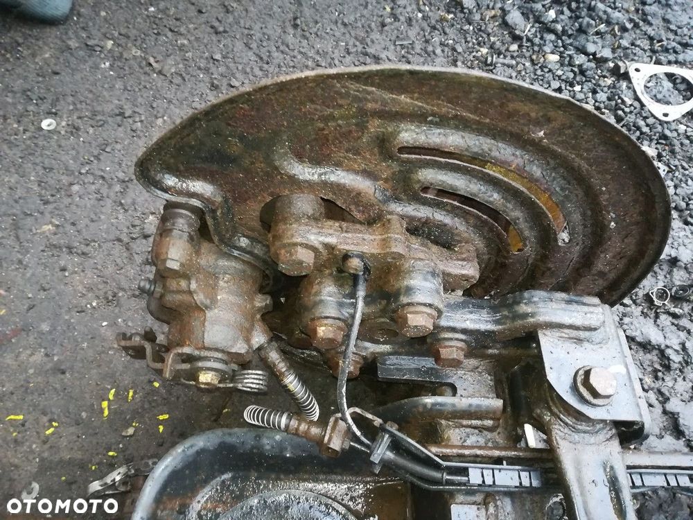 czop piasty koła tyl trafic vivaro primastar 01-14 - 11