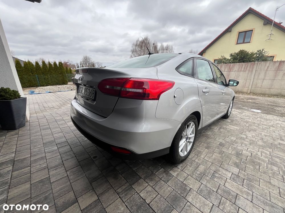 Ford Focus ver-2-0-trend - 4