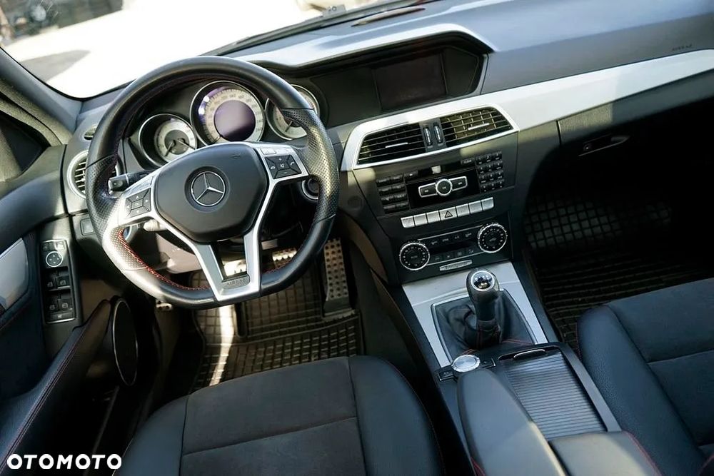 Mercedes-Benz Klasa C 200 CDI BlueEff Avantgarde - 29
