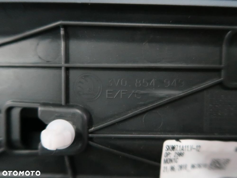Listwa boczna skoda 3V0854949 - 5