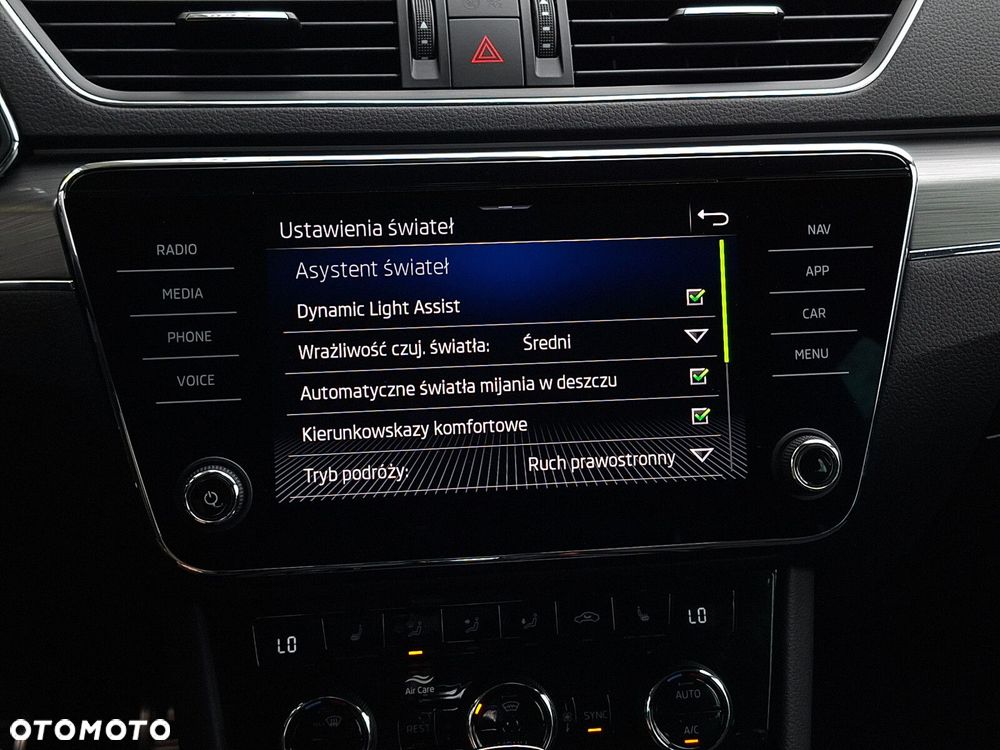 Skoda Superb 2.0 TDI SCR 4x4 Scout DSG - 28