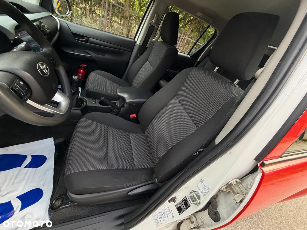 Toyota Hilux 2.4 D-4D Double Cab DLX 4x4 - 11
