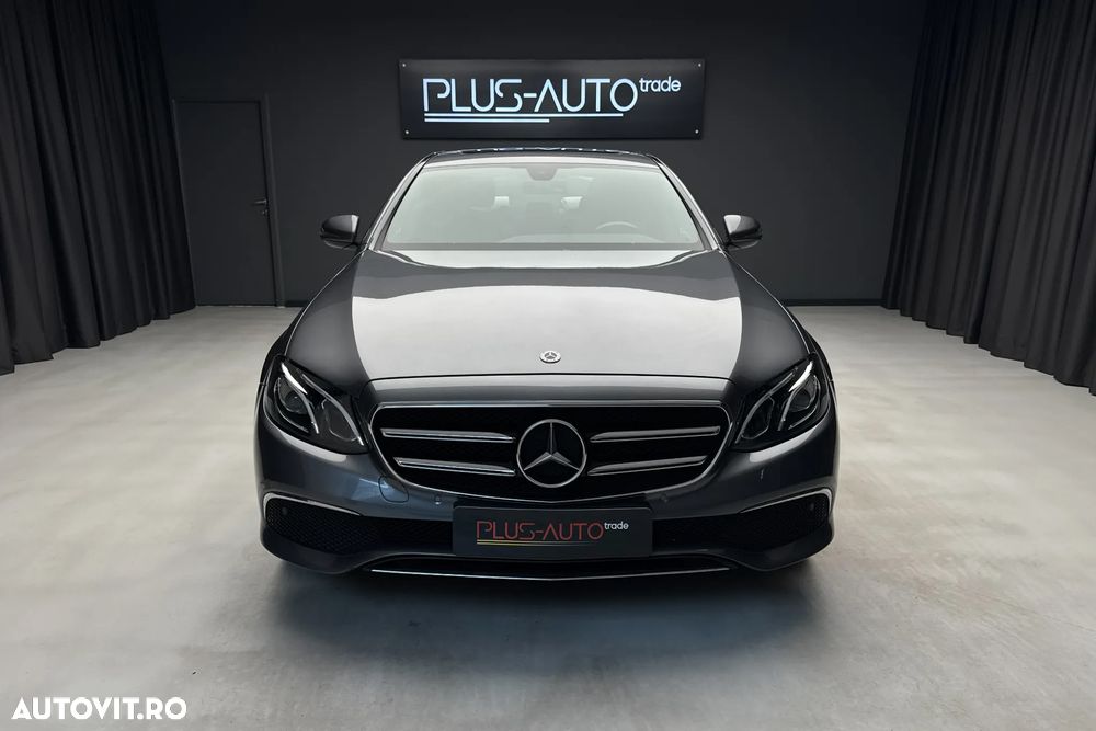 Mercedes-Benz E 200 4MATIC Aut. - 2