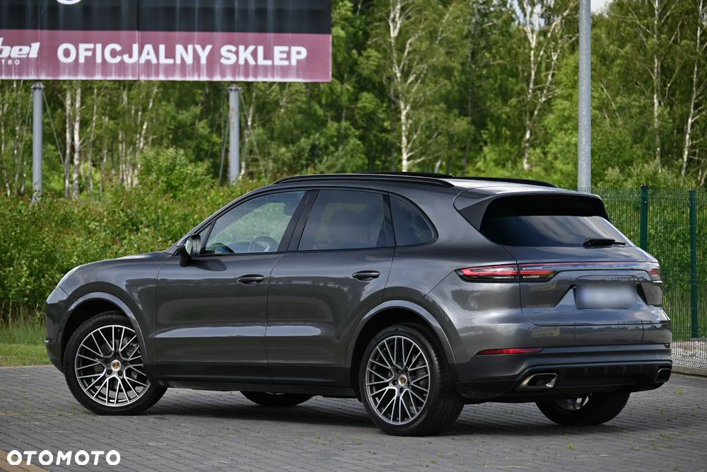 Porsche Cayenne Platinum Edition - 18