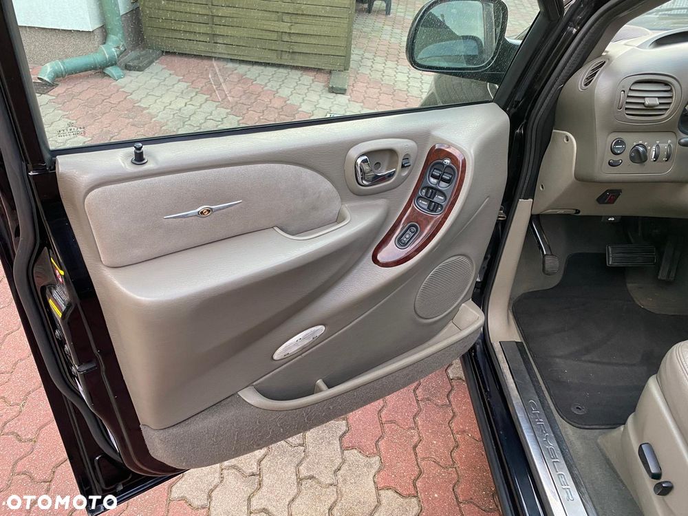 Chrysler Grand Voyager 3.3 Limited AWD - 17