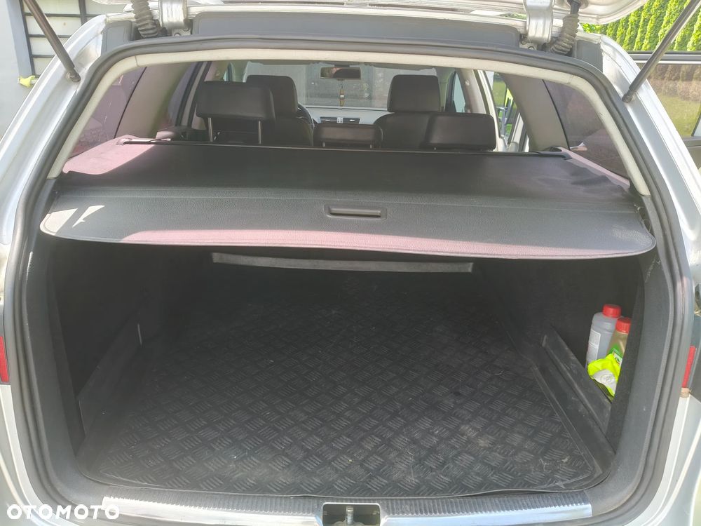 Volkswagen Passat 1.9 TDI Highline - 15