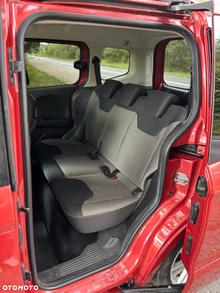 Ford Tourneo Courier - 10