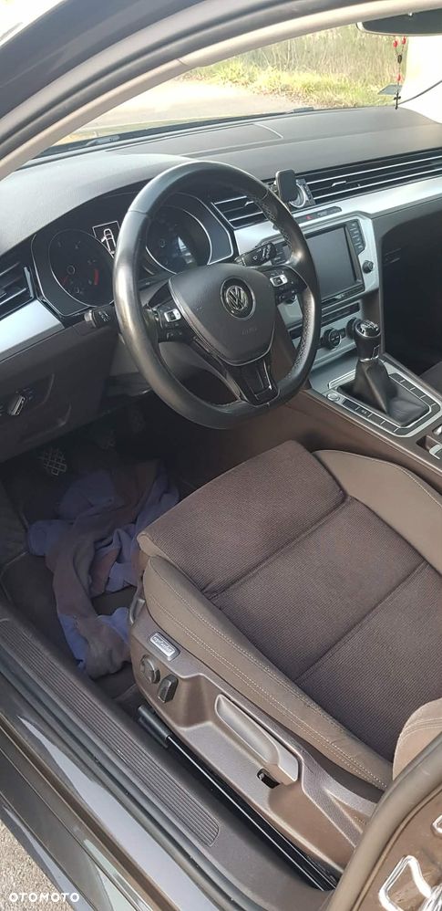Volkswagen Passat 2.0 TDI BMT Trendline - 2