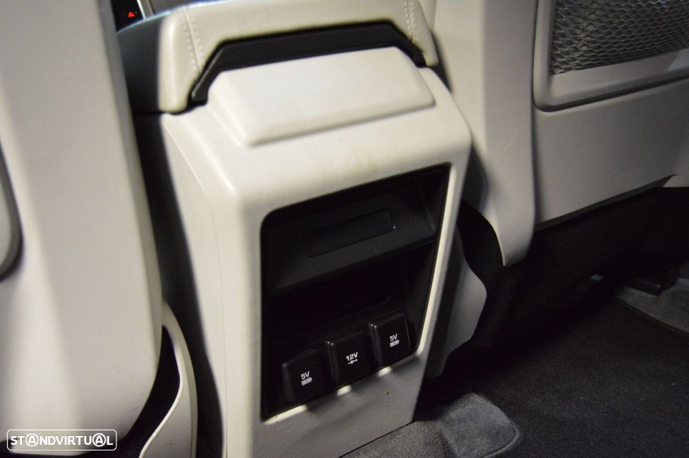 Land Rover Discovery Sport 2.0 TD4 HSE Luxury - 33