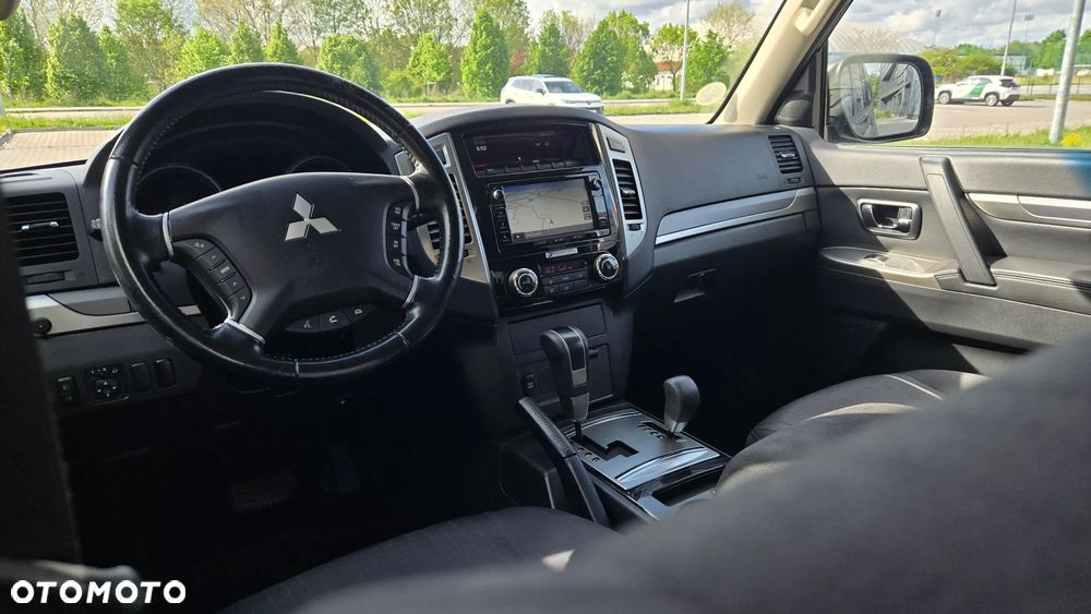 Mitsubishi Pajero 3.2 DI-D Automatik Top - 11