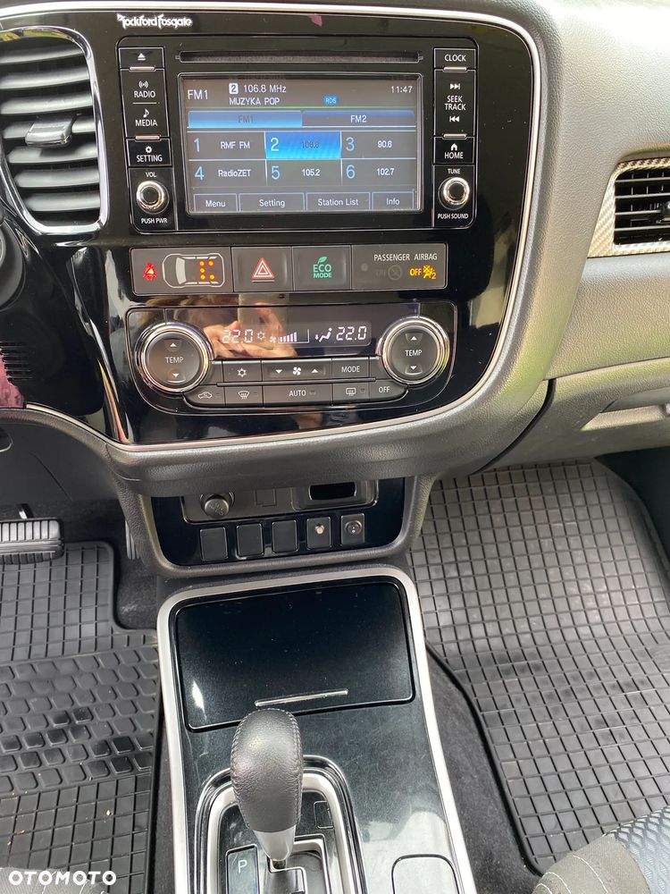 Mitsubishi Outlander 2.0 Intense + Navi 4WD CVT - 17