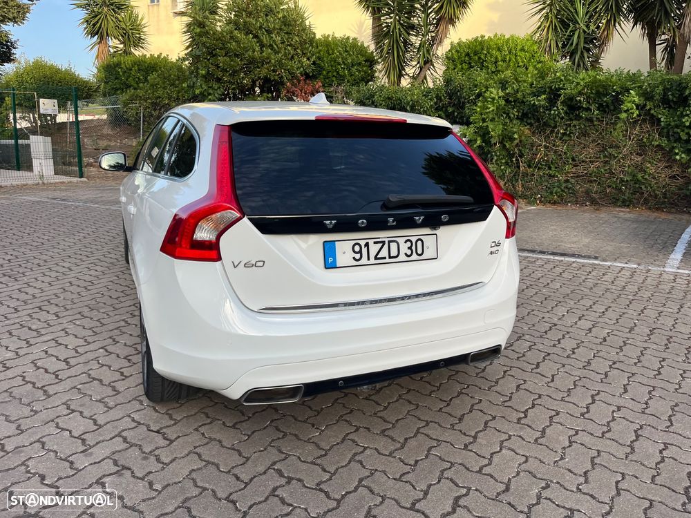 Volvo V60 D6 Plug-In-Hybrid AWD Geartronic Pure Limited - 16