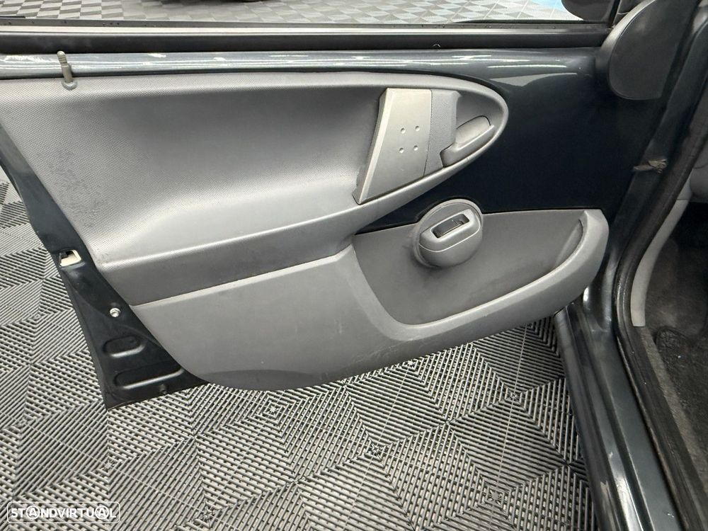 Peugeot 107 1.0 Active - 3