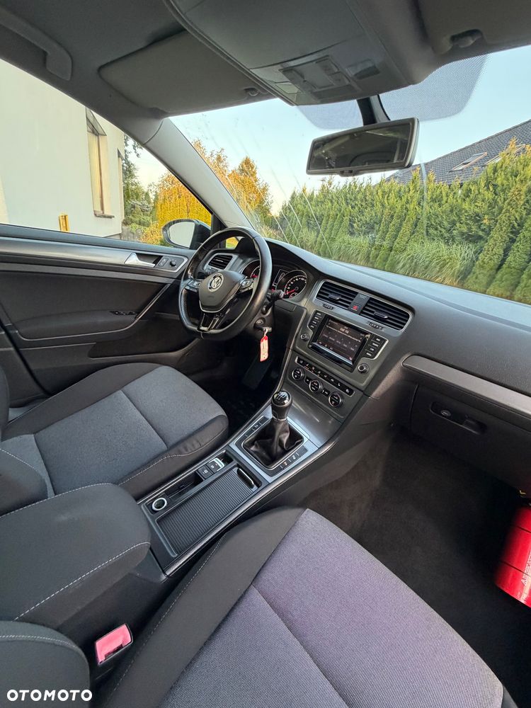 Volkswagen Golf - 10