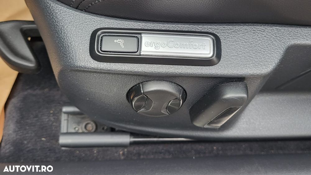 Volkswagen Passat - 12