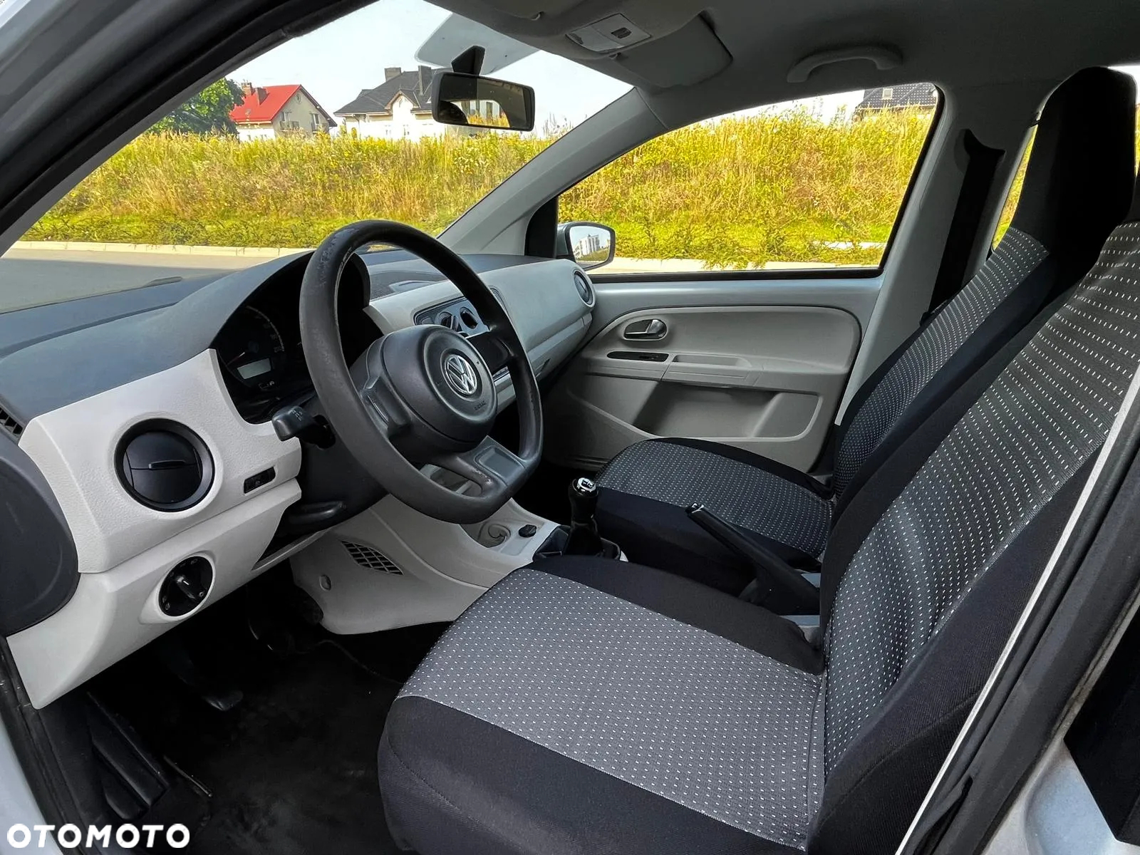 Volkswagen up! - 10