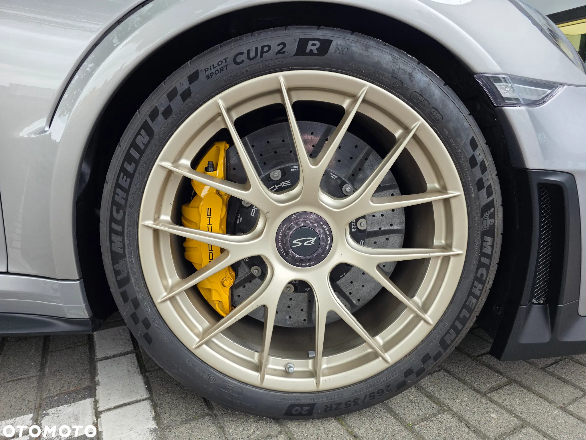 Porsche 911 GT2 RS - 25