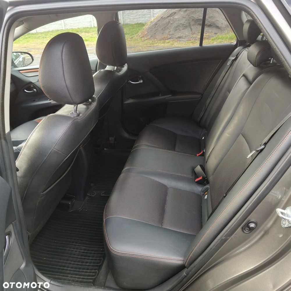Toyota Avensis 1.8 Prestige MS - 13