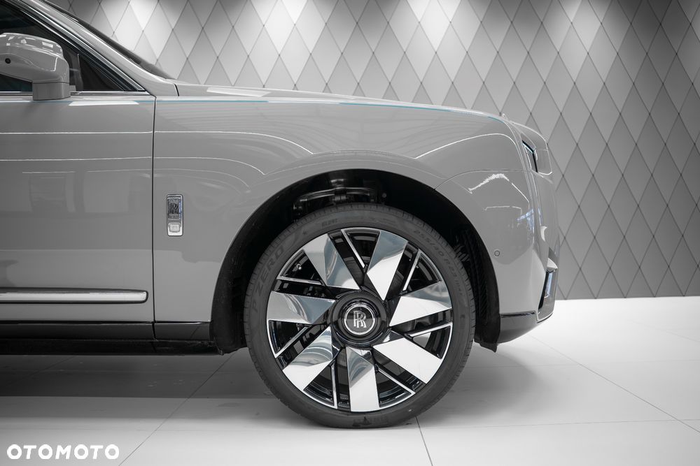 Rolls-Royce Cullinan - 7
