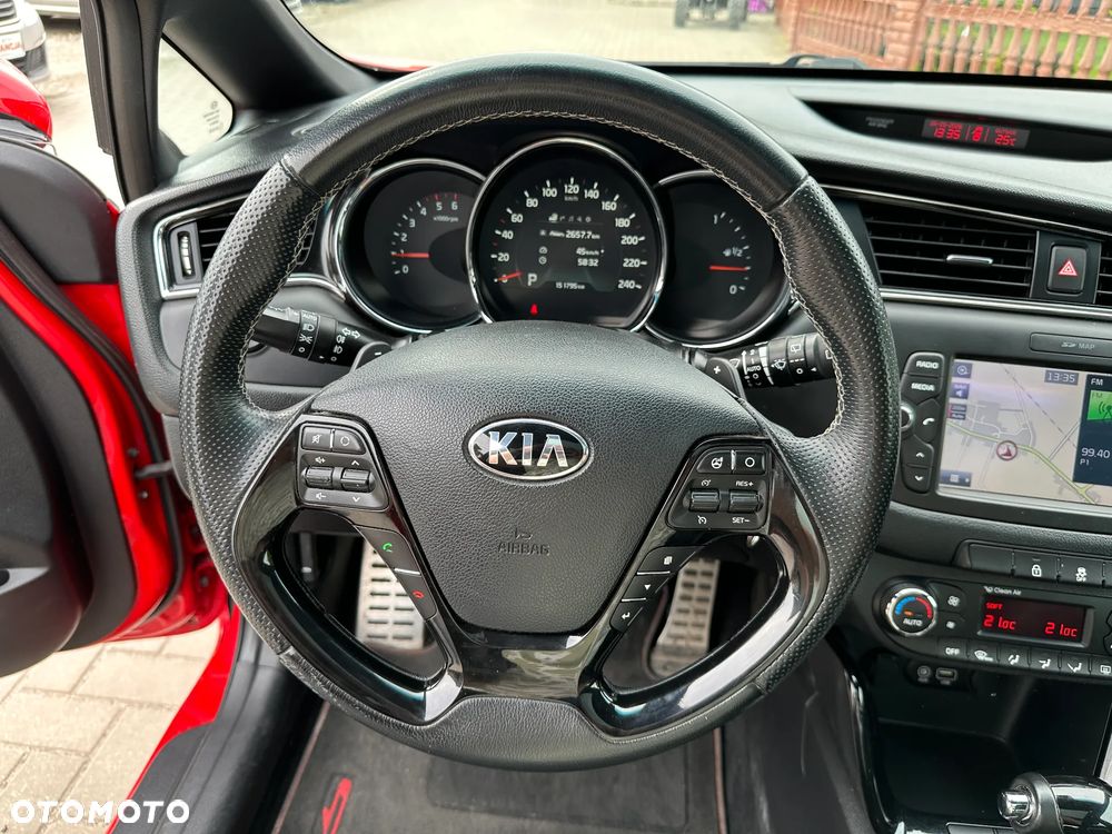 Kia Ceed - 8