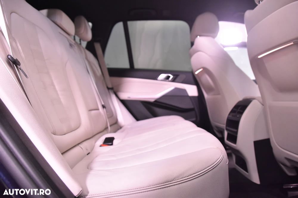 BMW X5 xDrive40i - 12
