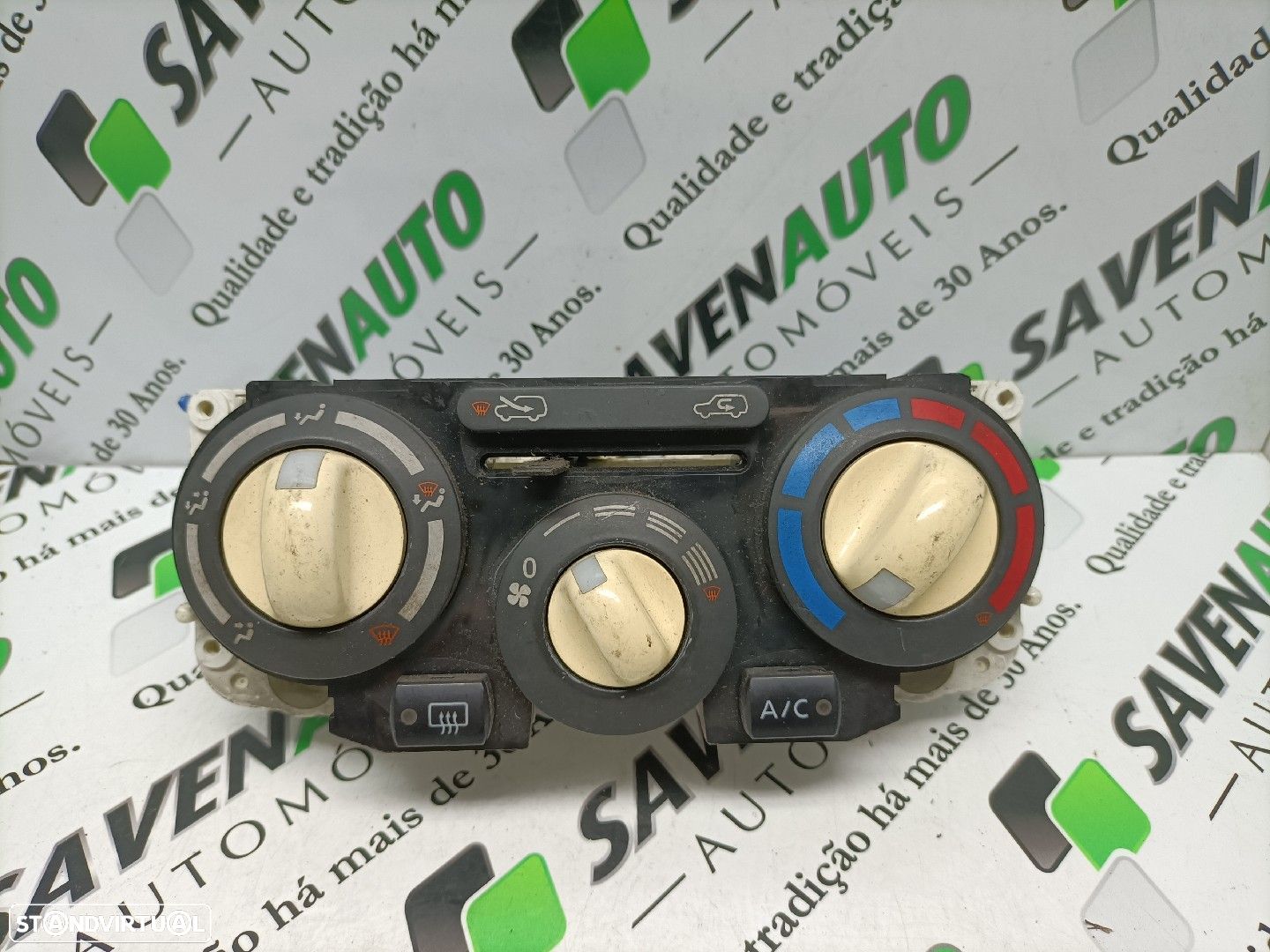 Comando / Botão De Sofagem / Climatronic Nissan Micra Iii (K12) - 1