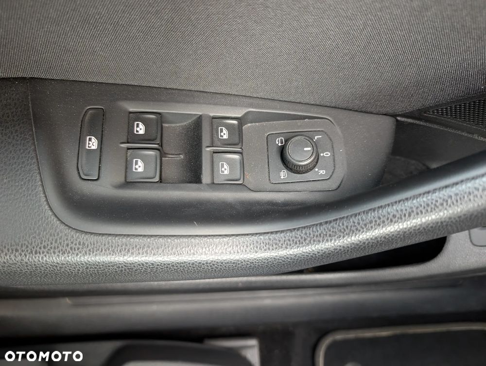 Volkswagen Passat - 36