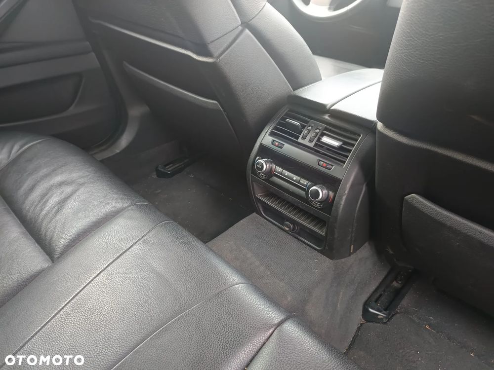 BMW Seria 5 525d - 11
