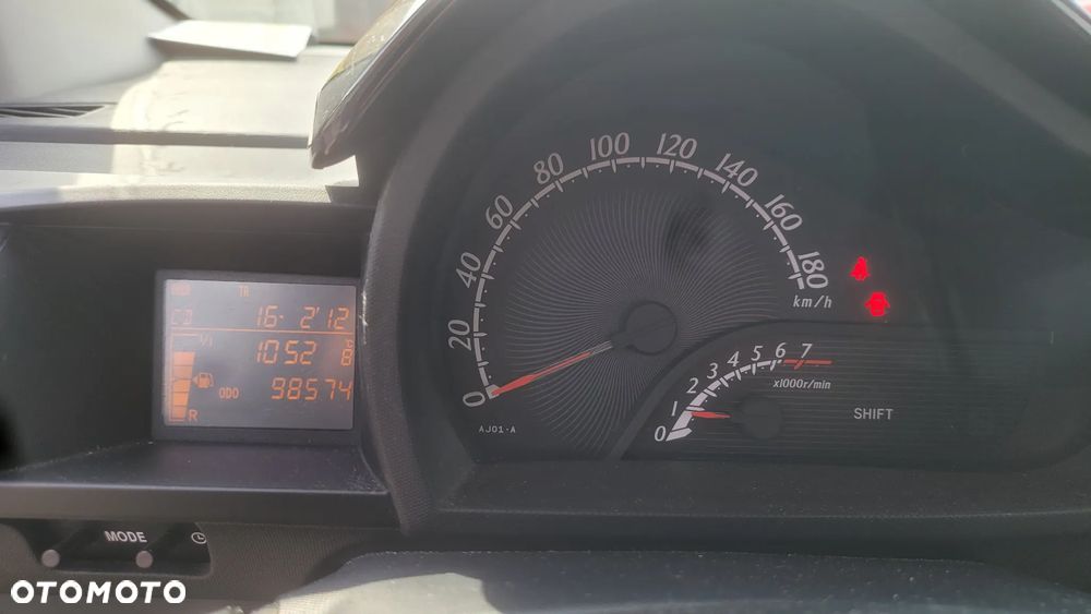 Toyota iQ 1.0 Sol EU5 - 7