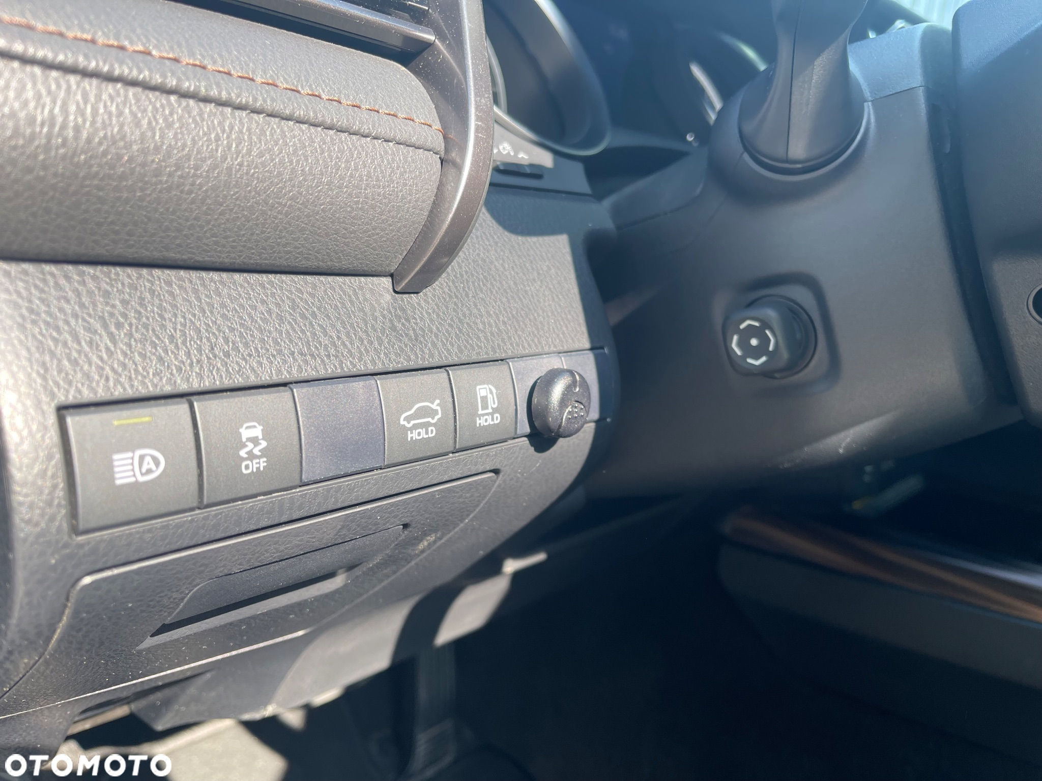 Toyota Camry 2.5 Hybrid Executive CVT - 29