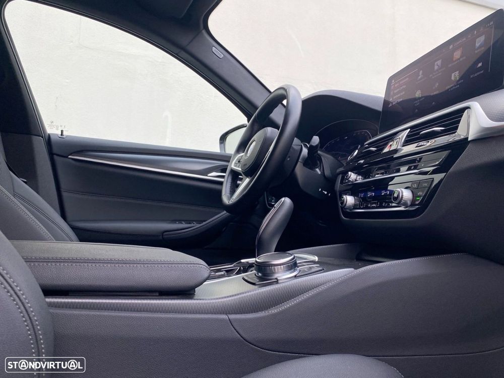 BMW 520 d Pack Desportivo M Auto — fotografia 14