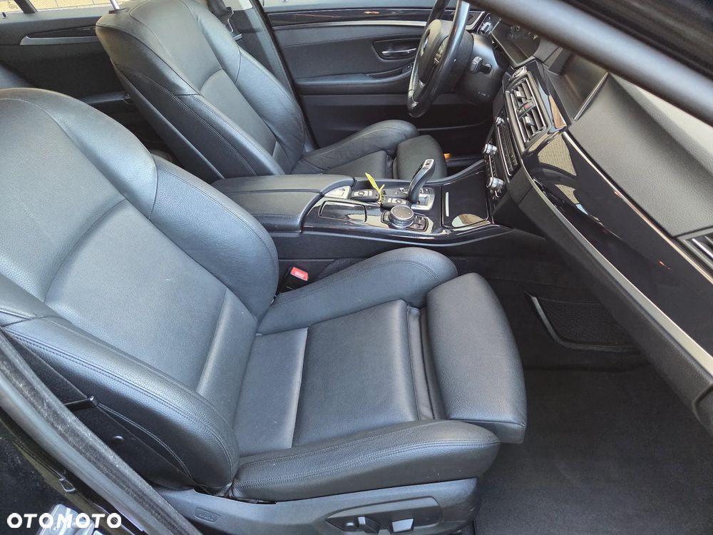 BMW Seria 5 520d Sport - 11