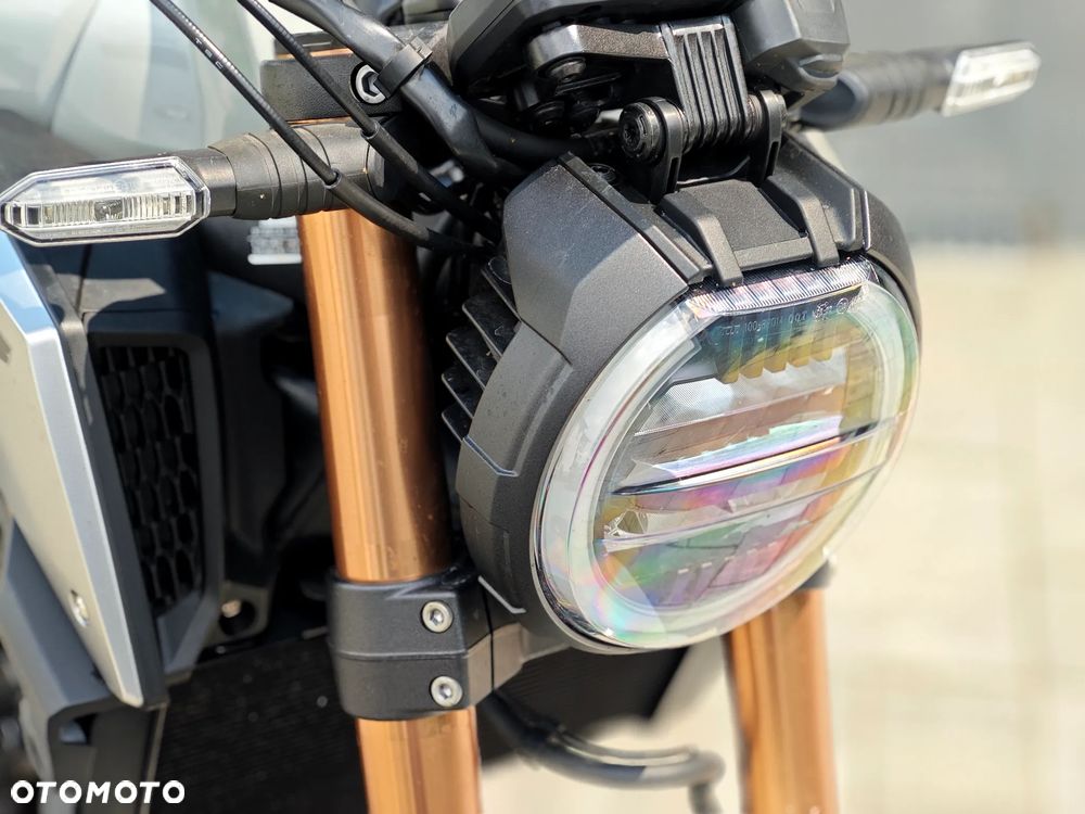 Honda CB - 22