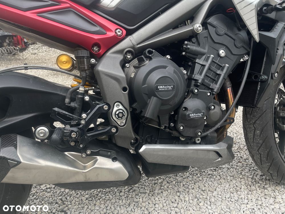 Triumph Street Triple - 12